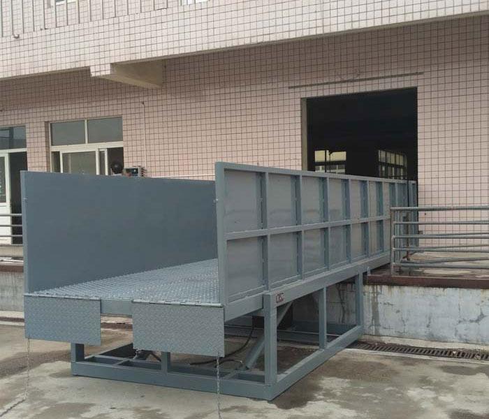 白杨升降卸猪台
